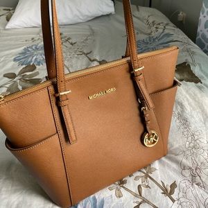 Micheal Kors bag